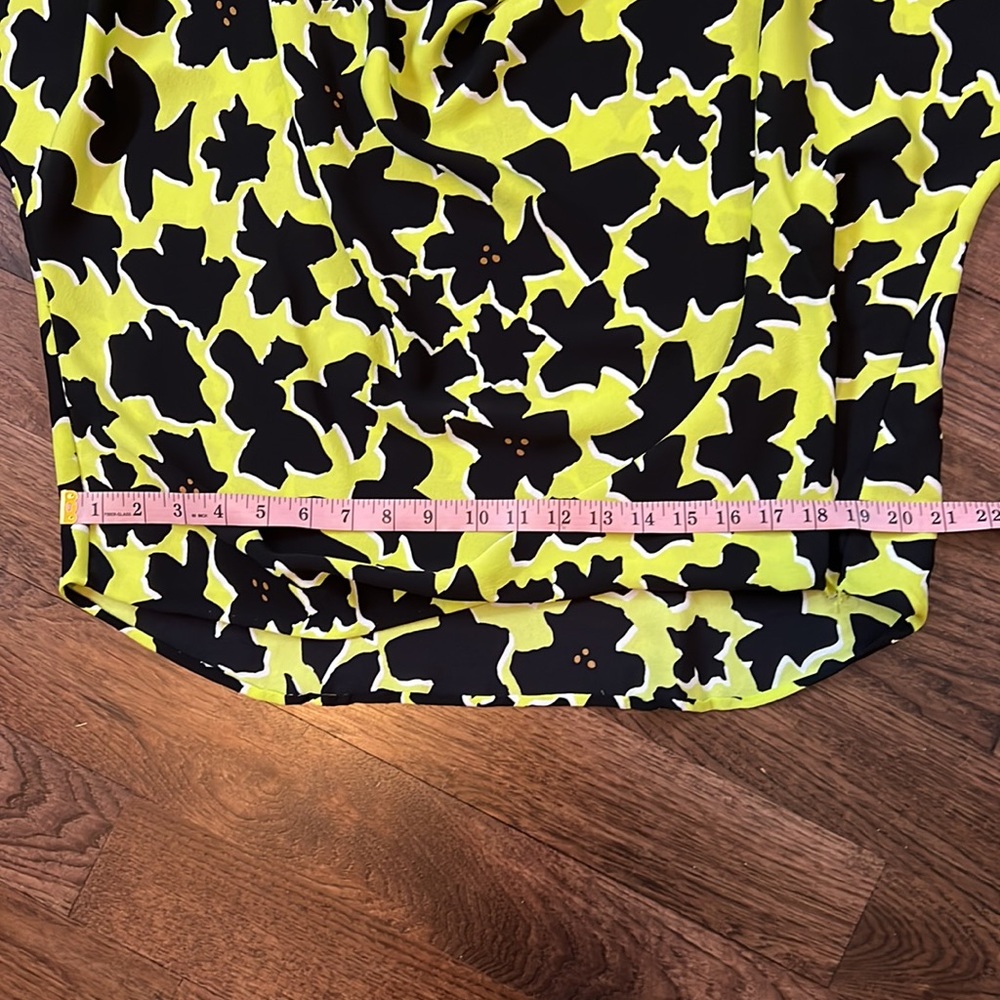 Diane Von Furstenberg Silk Blouse with Drape Neck Theresa Print Dolman Sleeve - Picture 6 of 12